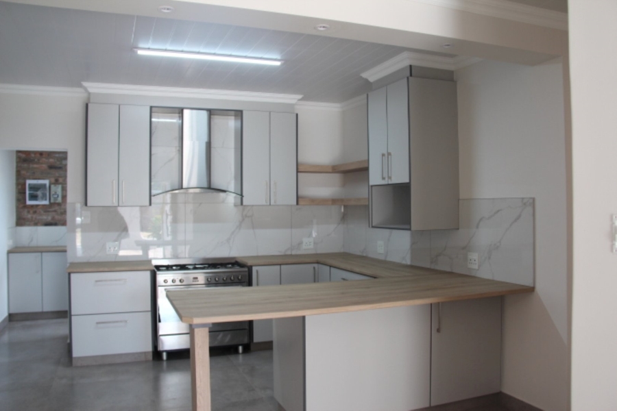 To Let 4 Bedroom Property for Rent in Dormehls Drift Western Cape